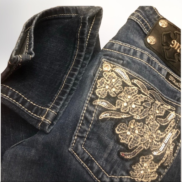 NWOT Miss Me CAPRI JP5668P Stretch Denim Dark Wash(DK 176) Embellished Pockets - Picture 1 of 10